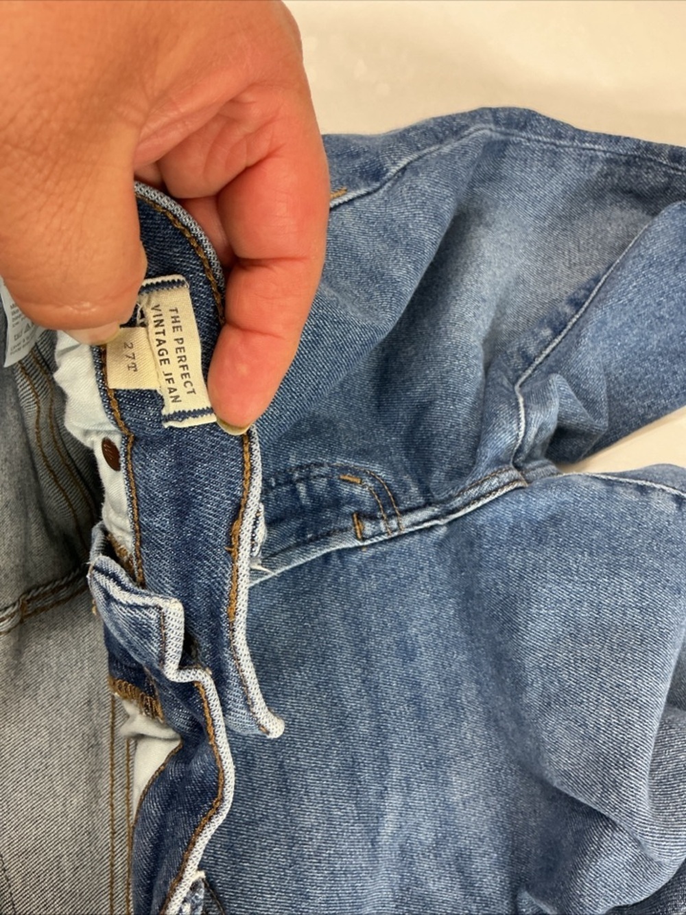Madewell High-Rise Straight Jeans in Medium Blue Wash - Picture 4 of 5